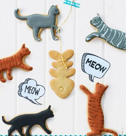 Cat Walking Cookie Cutter