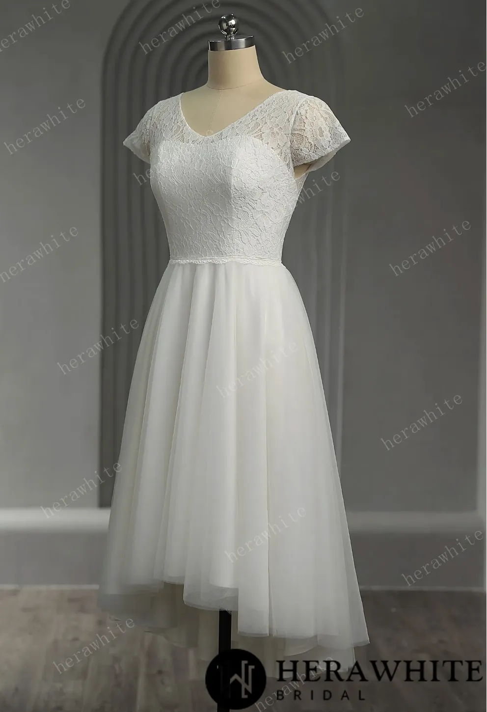 Classic V-neck Floral Lace Tulle Short Wedding Dress