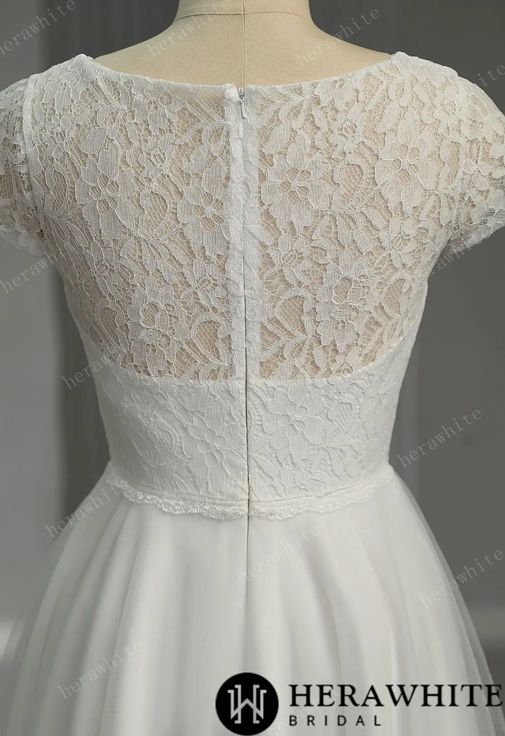 Classic V-neck Floral Lace Tulle Short Wedding Dress