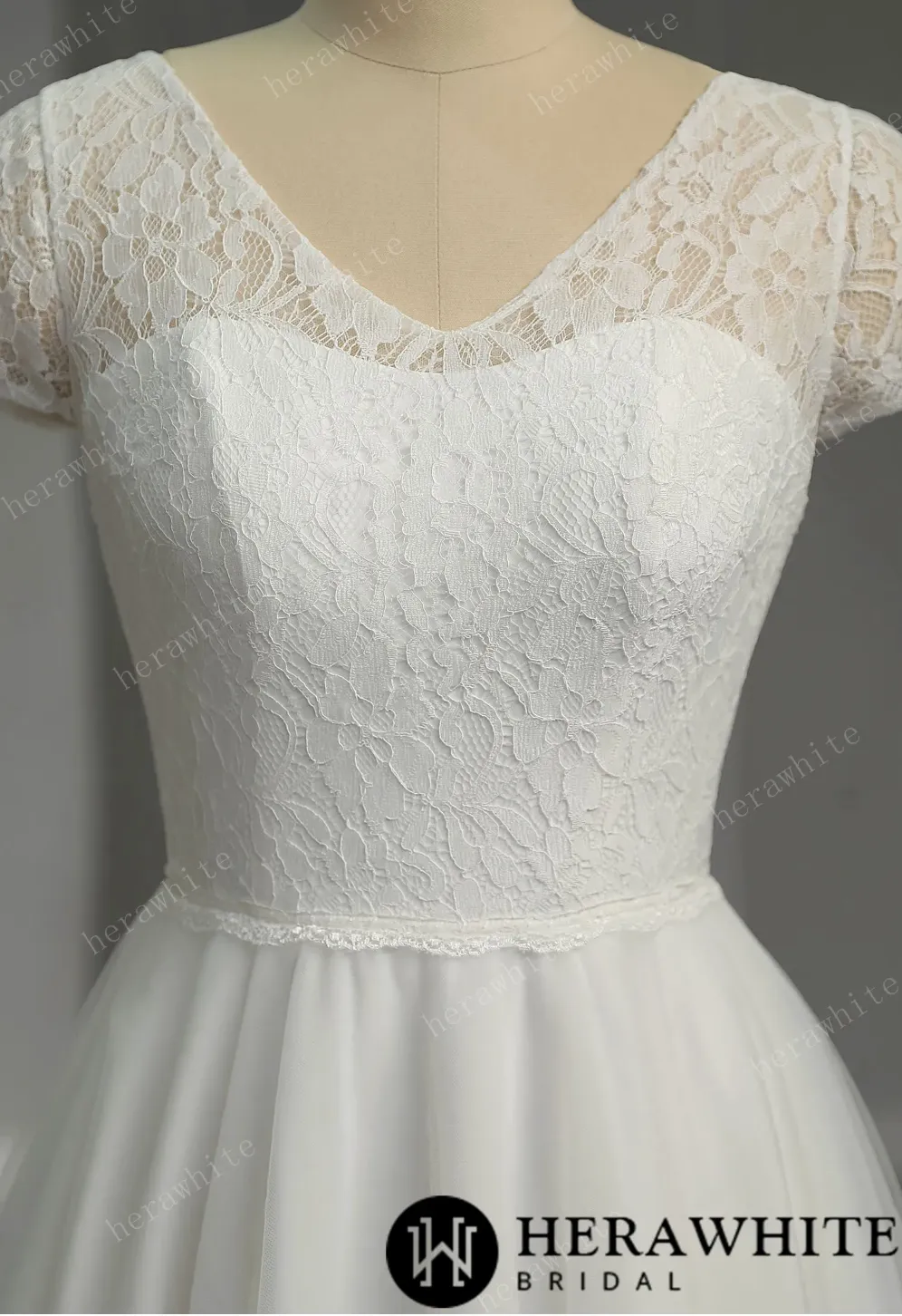 Classic V-neck Floral Lace Tulle Short Wedding Dress