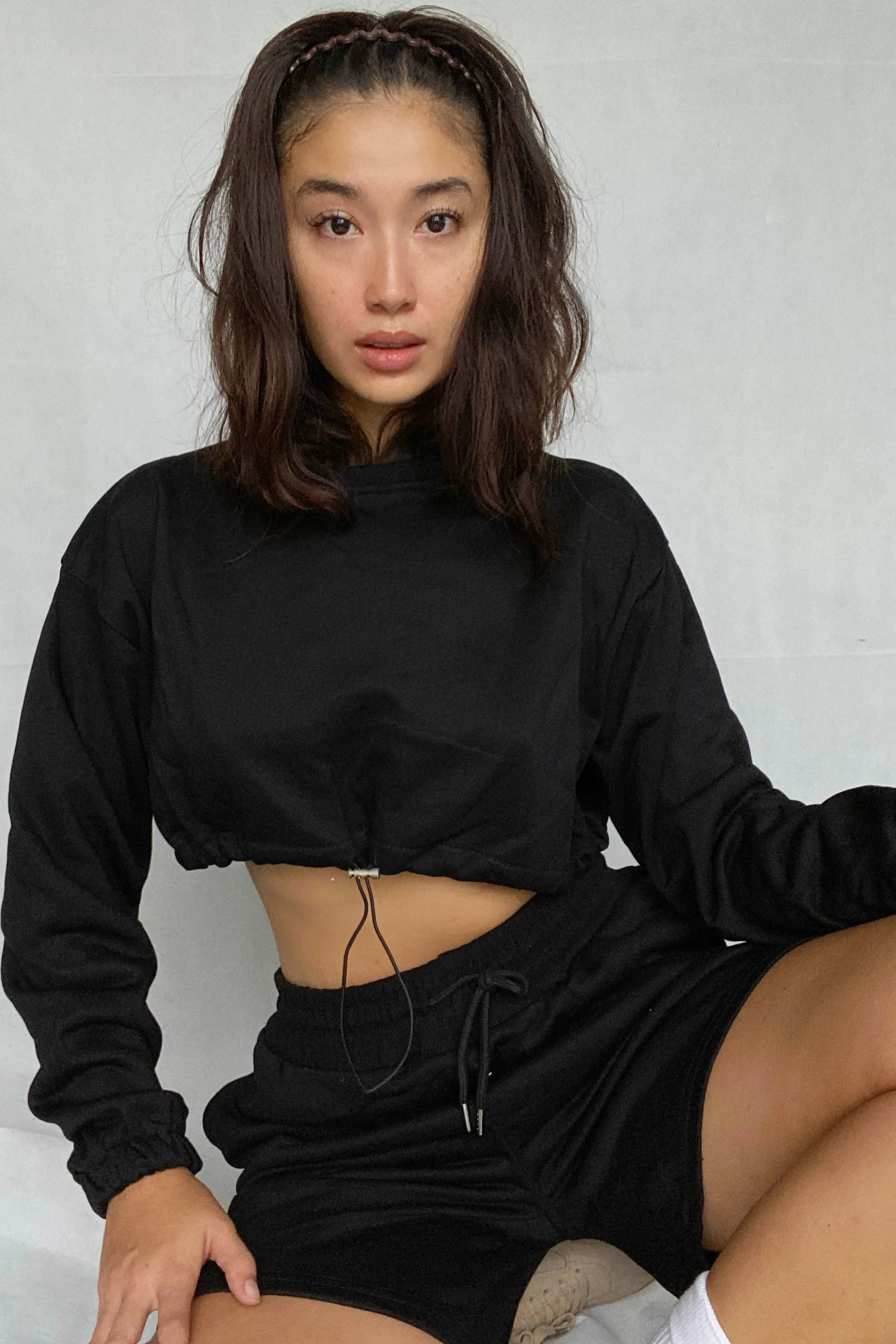 [EVERYDAY] Daily Basis Draw Cord Cropped Sweatshirt - Carbon