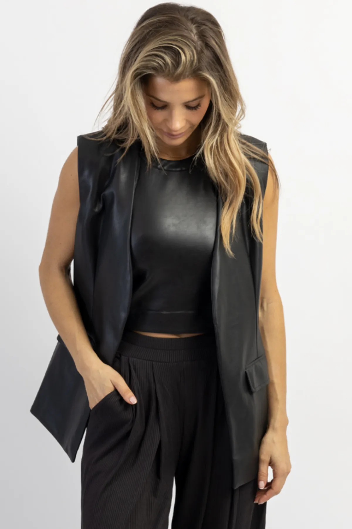 LACI BLACK LEATHER HALTER CROP   VEST SET