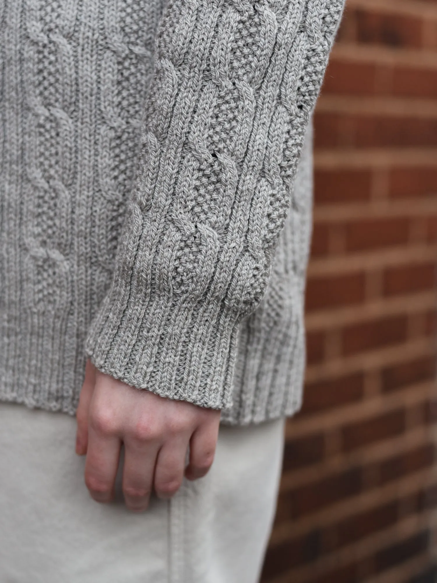 Unbroken cardigan <br/><small>knitting pattern</small>