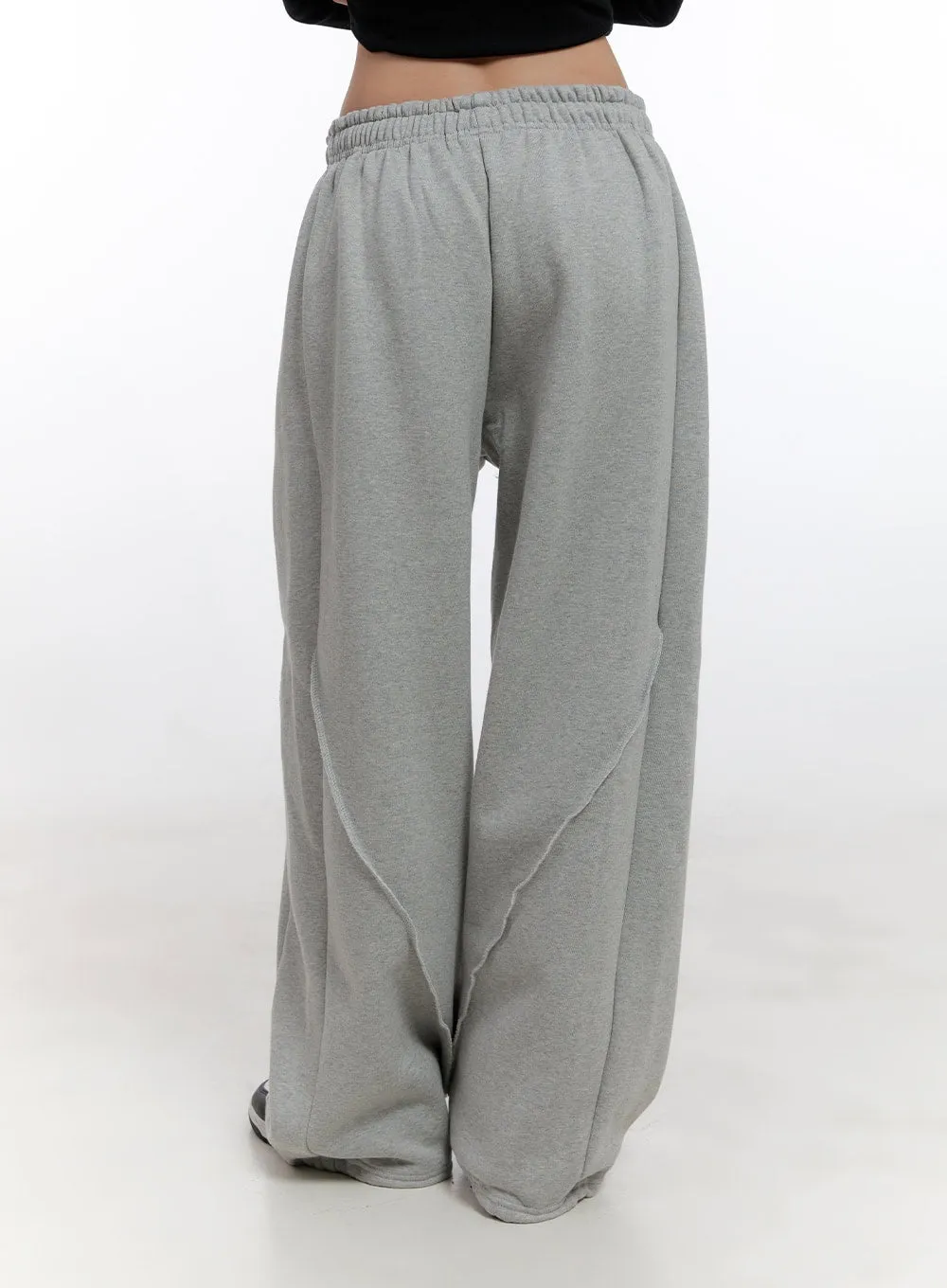 Wide-Fit Solid Sweatpants CN421